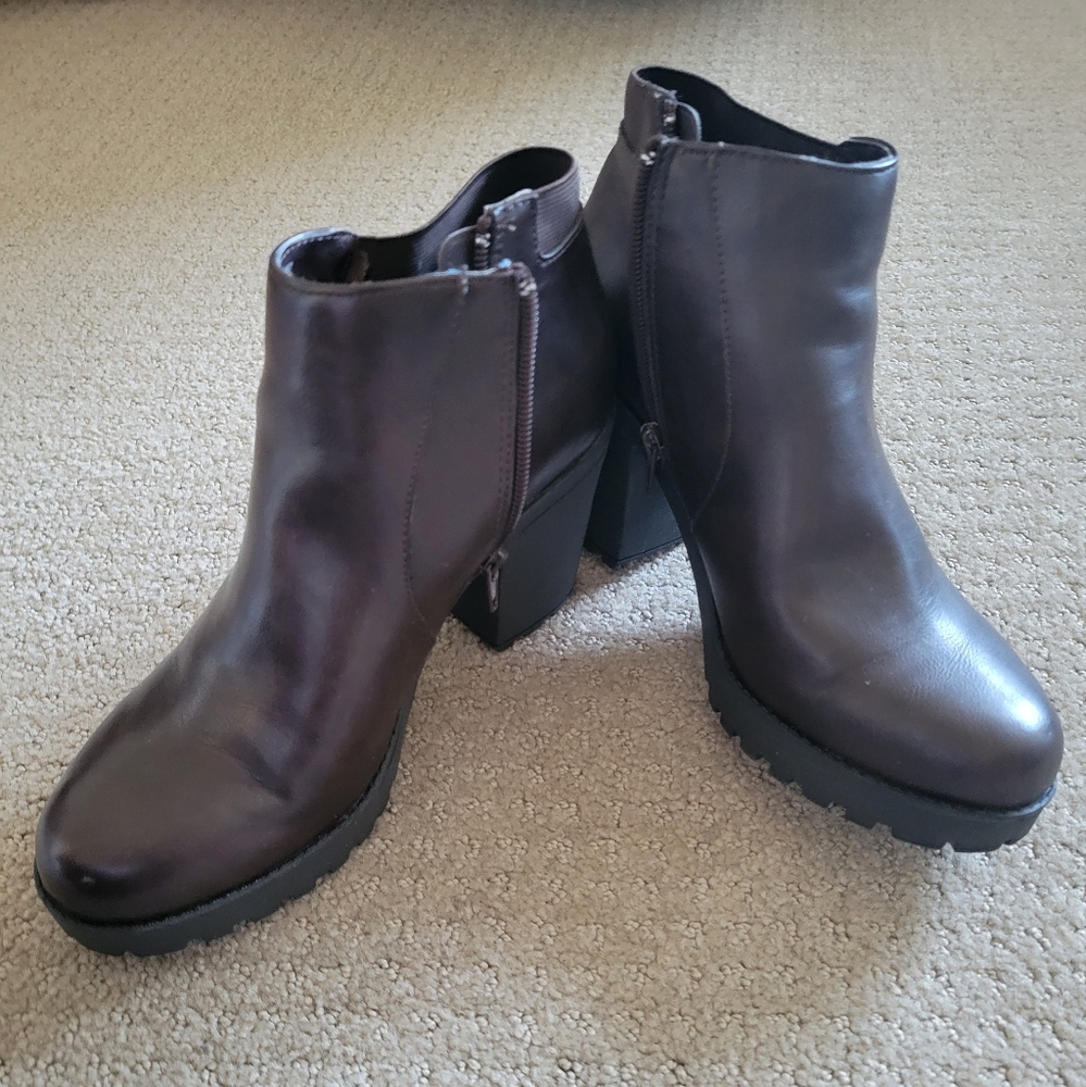 Dark Brown Heeled Boots sz 8